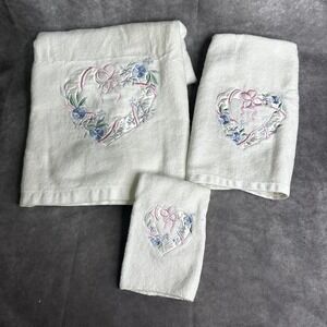 Vtg Embroidered Floral Heart Cotton Towel Set 3pc granny cottage core Made USA